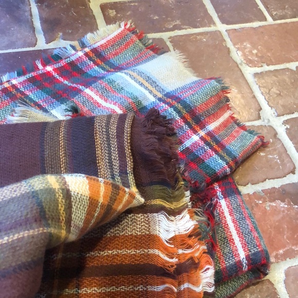 Two Oversized Plaid Scarves - Picture 4 of 6